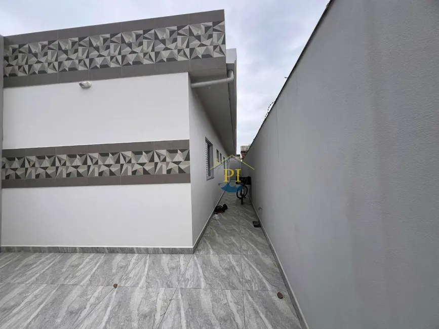 Foto 3 de Casa com 2 quartos à venda, 125m2 em Praia Grande - SP