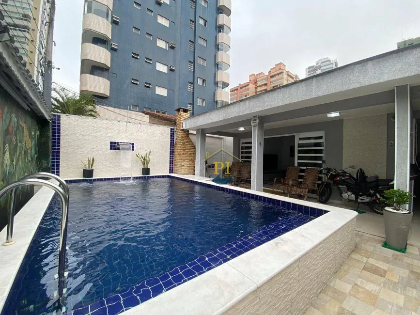 Casa com 3 quartos à venda, 228m2 em Canto do Forte, Praia Grande - SP - imagem 2 Foto 2 de Casa com 3 quartos à venda, 228m2 em Canto do Forte, Praia Grande - SP