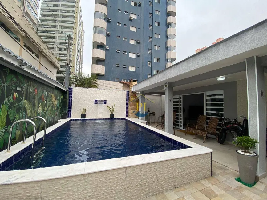 Casa com 3 quartos à venda, 228m2 em Canto do Forte, Praia Grande - SP - imagem 1 Foto 1 de Casa com 3 quartos à venda, 228m2 em Canto do Forte, Praia Grande - SP