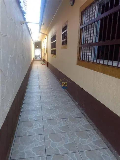 Foto 2 de Casa com 3 quartos à venda, 180m2 em Maracanã, Praia Grande - SP
