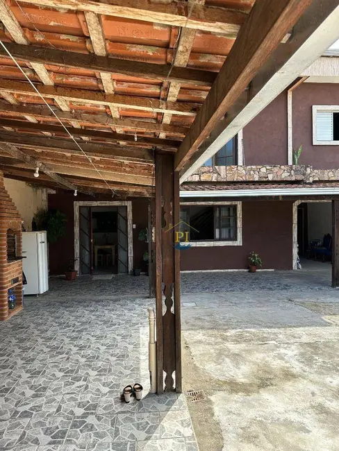 Foto 4 de Casa com 4 quartos à venda, 176m2 em Praia Grande - SP
