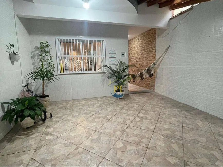 Foto 2 de Casa com 3 quartos à venda, 105m2 em Tupi, Praia Grande - SP