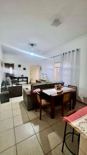 Casa com 3 quartos à venda em Praia Grande - SP - imagem 7 Foto 7 de Casa com 3 quartos à venda em Praia Grande - SP