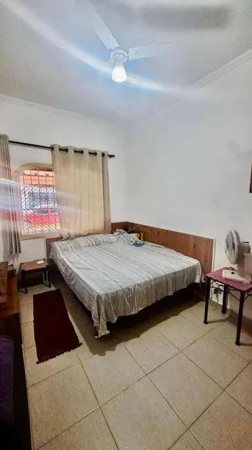 Casa com 3 quartos à venda em Praia Grande - SP - imagem 9 Foto 9 de Casa com 3 quartos à venda em Praia Grande - SP