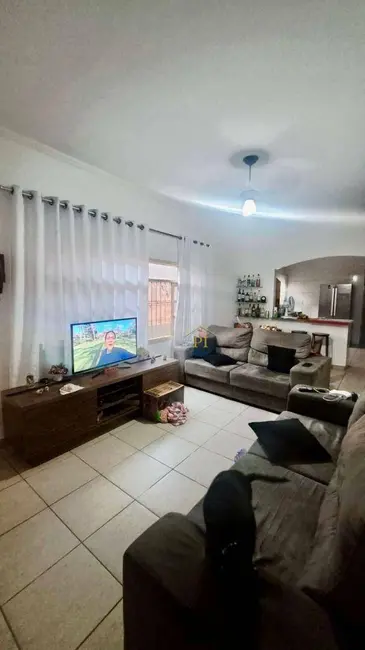 Casa com 3 quartos à venda em Praia Grande - SP - imagem 5 Foto 5 de Casa com 3 quartos à venda em Praia Grande - SP