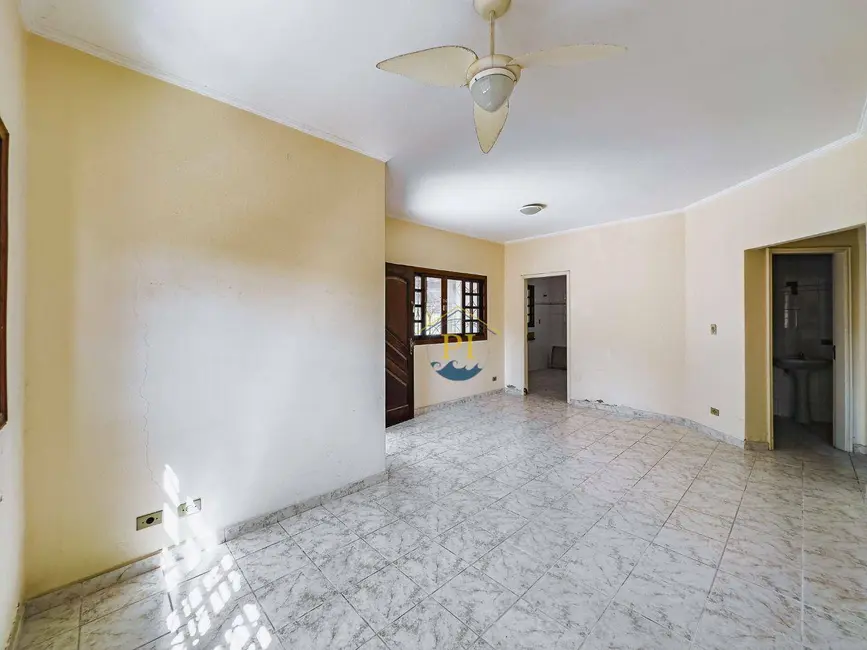 Casa com 2 quartos à venda, 225m2 em Canto do Forte, Praia Grande - SP - imagem 5 Foto 5 de Casa com 2 quartos à venda, 225m2 em Canto do Forte, Praia Grande - SP