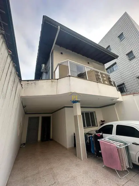 Foto 1 de Sobrado com 3 quartos à venda, 129m2 em Praia Grande - SP