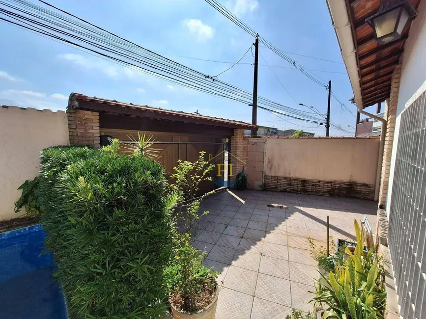 Foto 9 de Casa com 2 quartos à venda, 168m2 em Praia Grande - SP