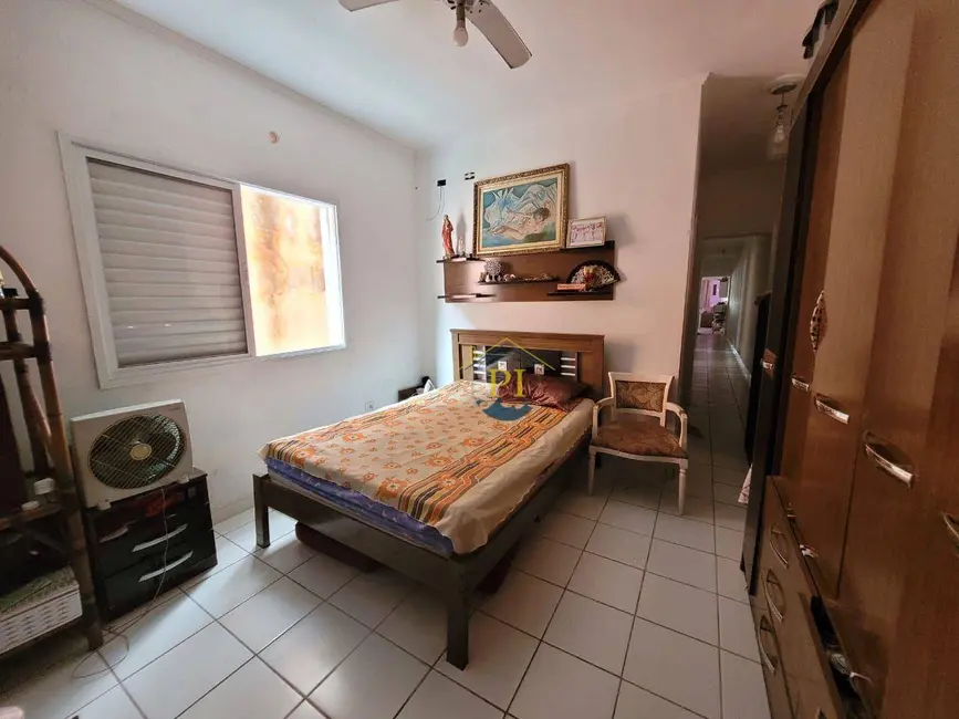 Casa com 3 quartos à venda, 184m2 em Ocian, Praia Grande - SP - imagem 6 Foto 6 de Casa com 3 quartos à venda, 184m2 em Ocian, Praia Grande - SP