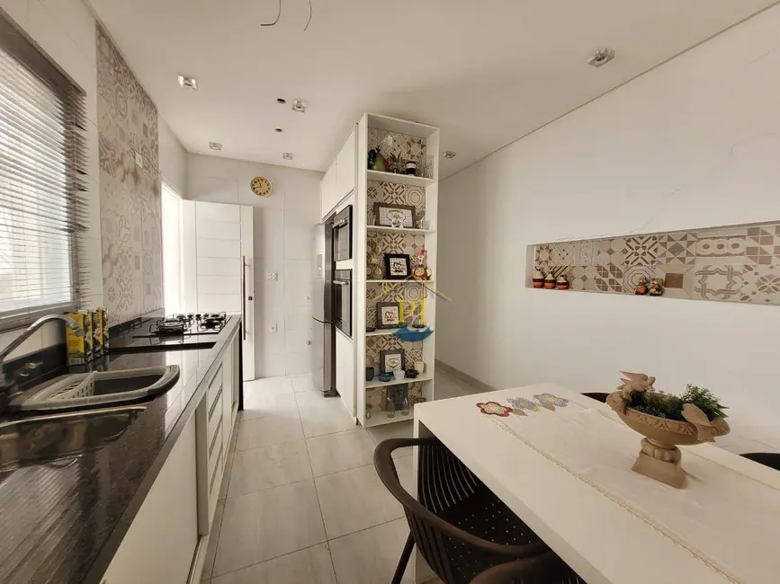 Foto 6 de Casa com 3 quartos à venda, 200m2 em Aviação, Praia Grande - SP