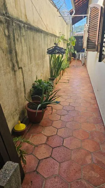 Casa com 3 quartos à venda, 165m2 em Canto do Forte, Praia Grande - SP - imagem 5 Foto 5 de Casa com 3 quartos à venda, 165m2 em Canto do Forte, Praia Grande - SP