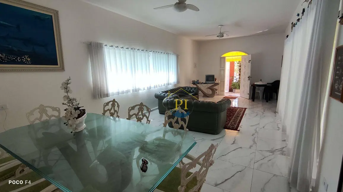 Foto 3 de Casa com 3 quartos à venda, 360m2 em Praia Grande - SP