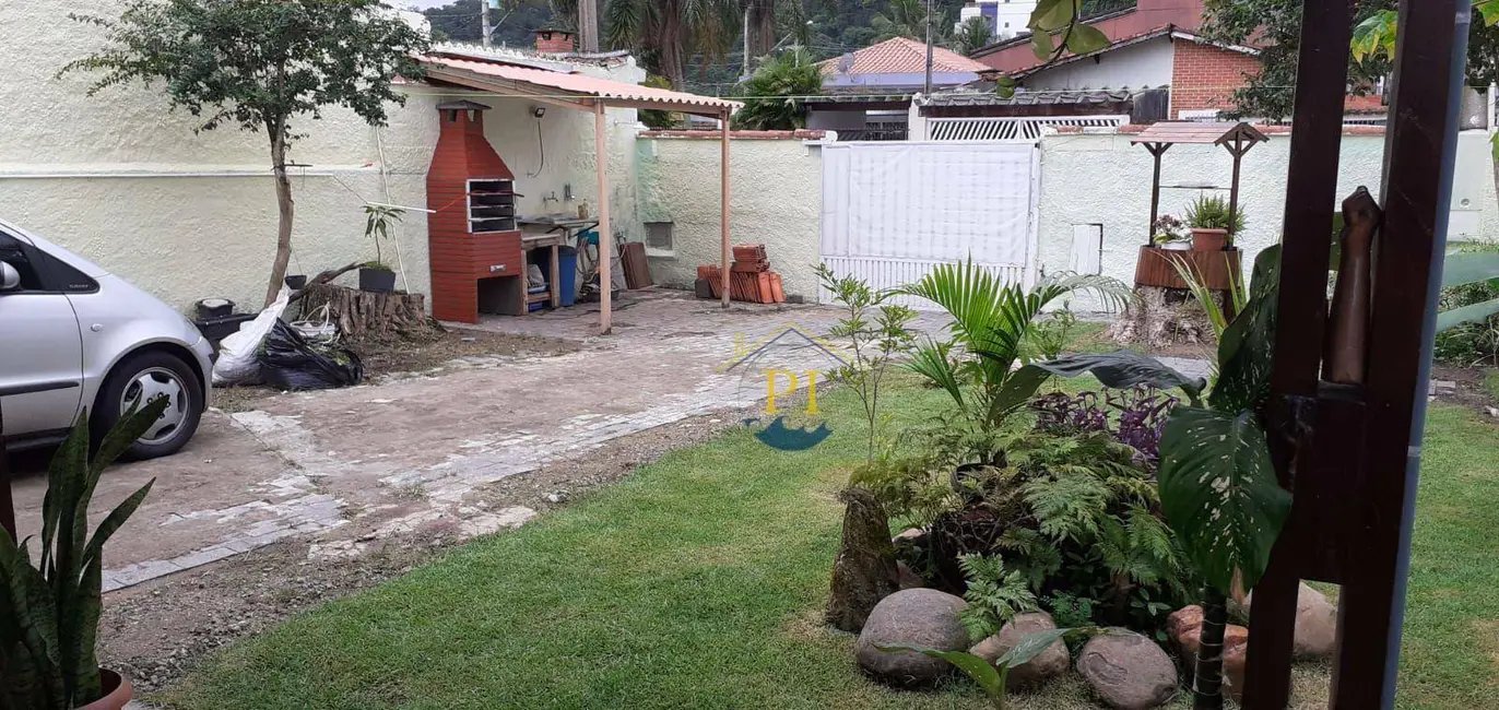 Casa com 5 quartos à venda, 200m2 em Canto do Forte, Praia Grande - SP - imagem 4 Foto 4 de Casa com 5 quartos à venda, 200m2 em Canto do Forte, Praia Grande - SP