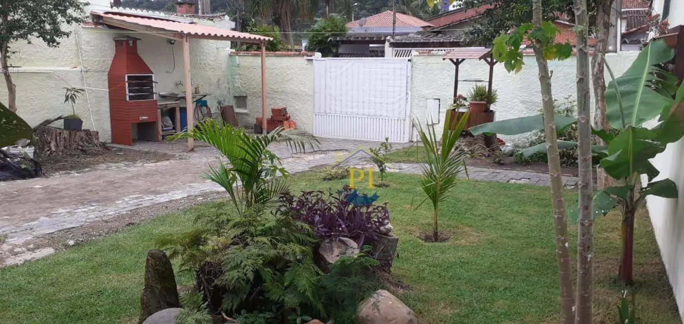 Casa com 5 quartos à venda, 200m2 em Canto do Forte, Praia Grande - SP - imagem 2 Foto 2 de Casa com 5 quartos à venda, 200m2 em Canto do Forte, Praia Grande - SP