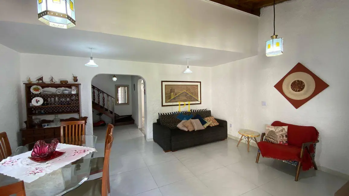 Casa com 5 quartos à venda, 200m2 em Canto do Forte, Praia Grande - SP - imagem 5 Foto 5 de Casa com 5 quartos à venda, 200m2 em Canto do Forte, Praia Grande - SP