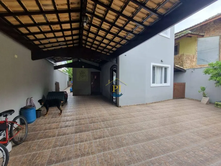 Casa com 3 quartos à venda, 280m2 em Canto do Forte, Praia Grande - SP - imagem 2 Foto 2 de Casa com 3 quartos à venda, 280m2 em Canto do Forte, Praia Grande - SP