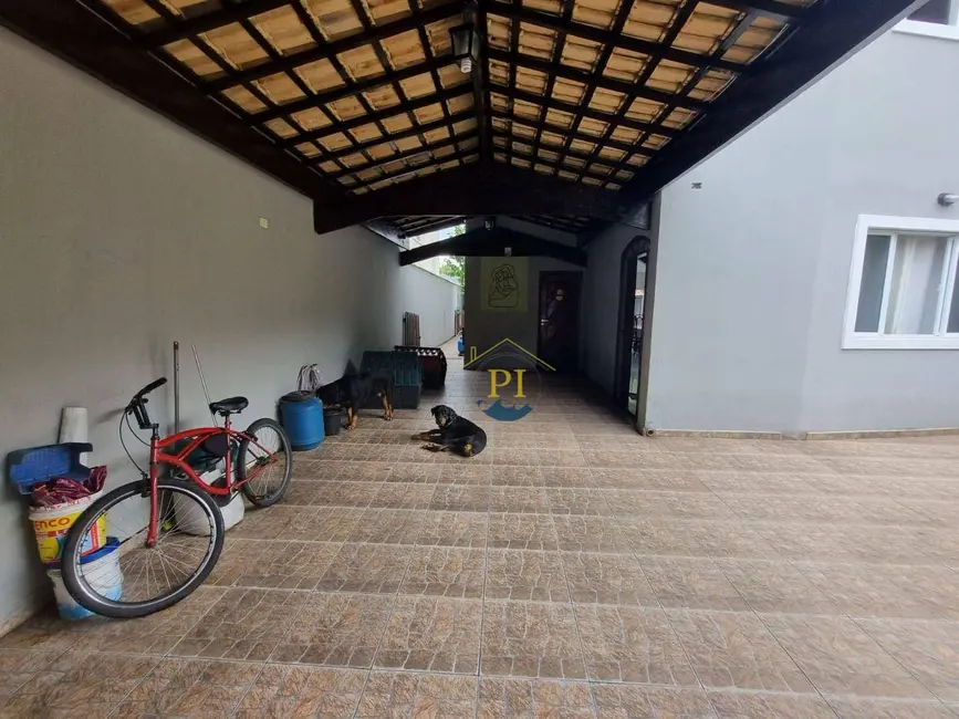 Casa com 3 quartos à venda, 280m2 em Canto do Forte, Praia Grande - SP - imagem 4 Foto 4 de Casa com 3 quartos à venda, 280m2 em Canto do Forte, Praia Grande - SP