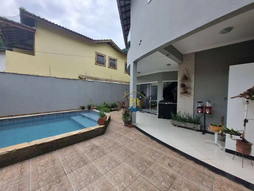Casa com 3 quartos à venda, 280m2 em Canto do Forte, Praia Grande - SP - imagem 1 Foto 1 de Casa com 3 quartos à venda, 280m2 em Canto do Forte, Praia Grande - SP