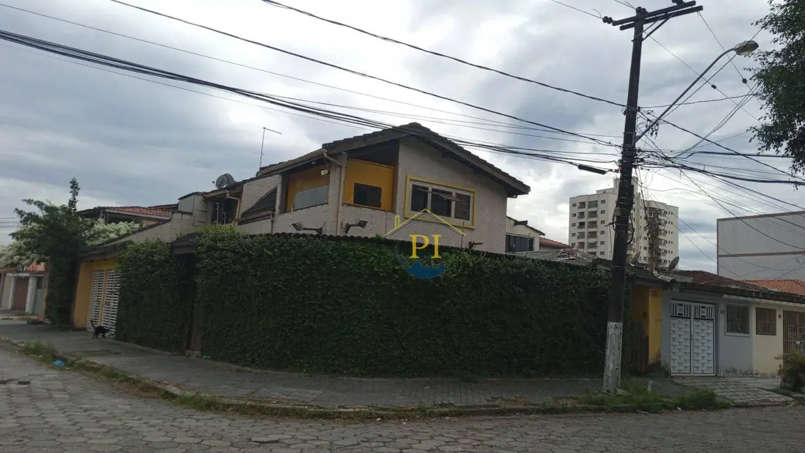 Foto 1 de Casa com 5 quartos à venda, 210m2 em Aviação, Praia Grande - SP