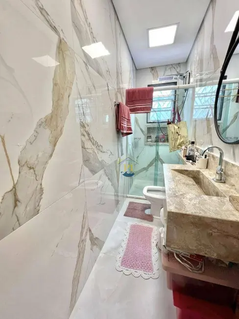 Sobrado com 3 quartos à venda, 219m2 em Canto do Forte, Praia Grande - SP - imagem 6 Foto 6 de Sobrado com 3 quartos à venda, 219m2 em Canto do Forte, Praia Grande - SP