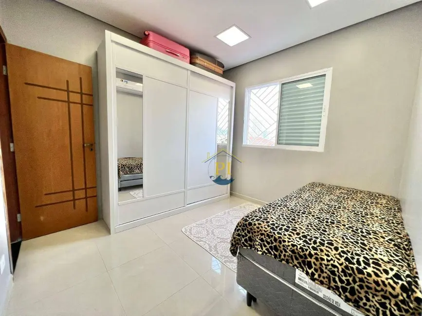 Sobrado com 3 quartos à venda, 219m2 em Canto do Forte, Praia Grande - SP - imagem 4 Foto 4 de Sobrado com 3 quartos à venda, 219m2 em Canto do Forte, Praia Grande - SP