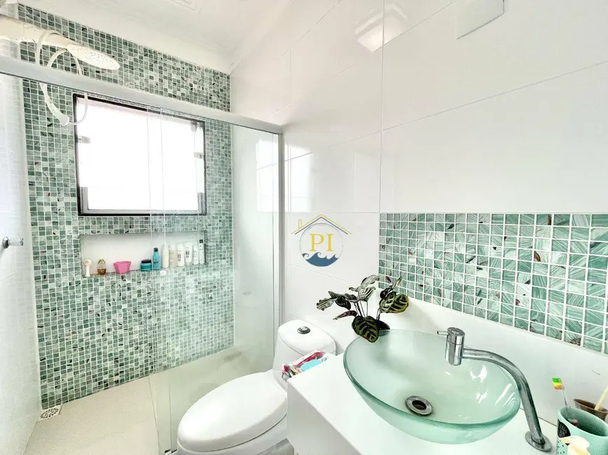 Foto 9 de Sobrado com 3 quartos à venda, 160m2 em Praia Grande - SP