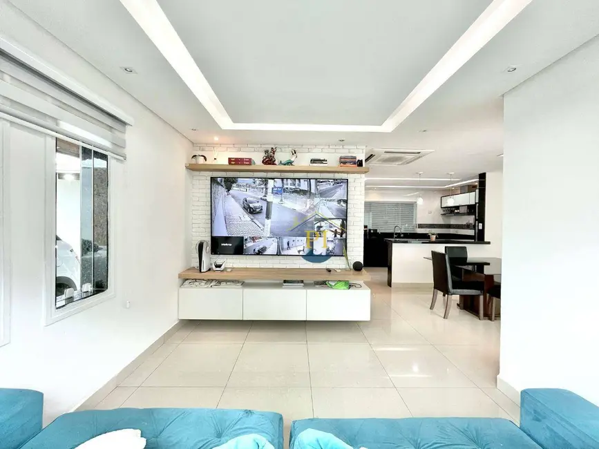 Foto 2 de Sobrado com 3 quartos à venda, 160m2 em Praia Grande - SP