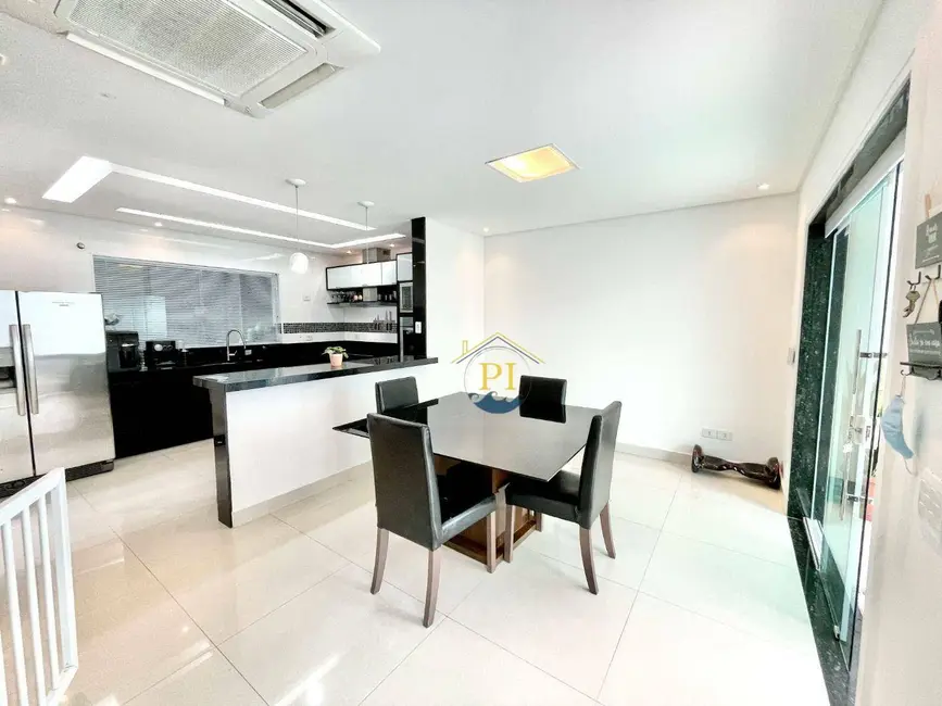 Foto 3 de Sobrado com 3 quartos à venda, 160m2 em Praia Grande - SP