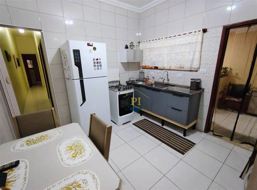 Casa com 3 quartos à venda, 175m2 em Tupi, Praia Grande - SP - imagem 8 Foto 8 de Casa com 3 quartos à venda, 175m2 em Tupi, Praia Grande - SP