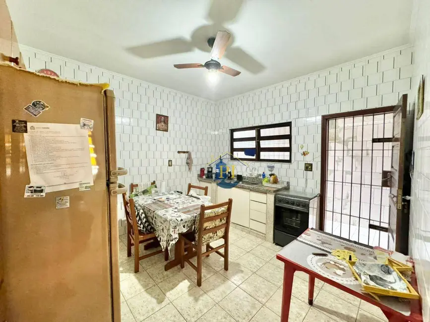 Foto 3 de Casa com 2 quartos à venda, 154m2 em Praia Grande - SP