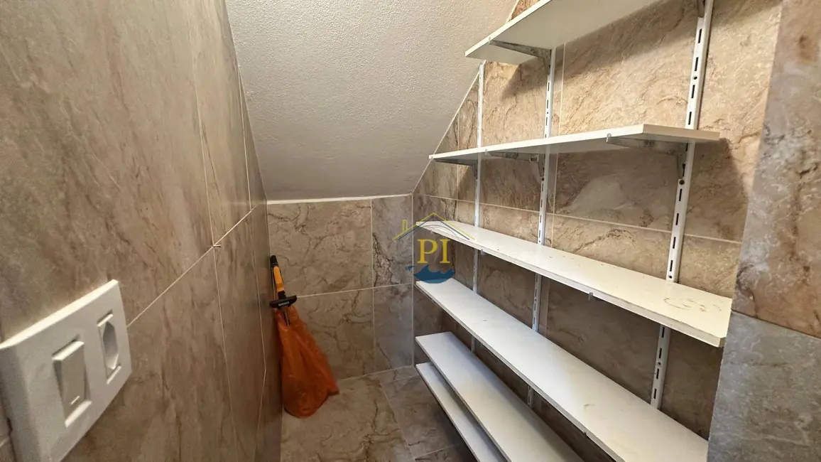 Foto 6 de Casa com 3 quartos à venda, 264m2 em Praia Grande - SP