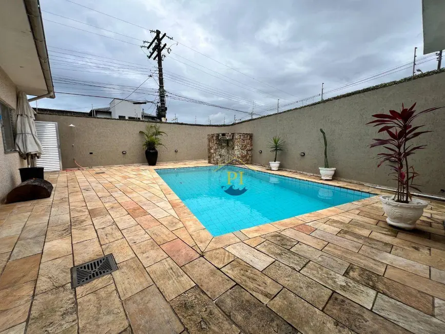 Casa com 2 quartos à venda, 187m2 em Praia Grande - SP - imagem 2 Foto 2 de Casa com 2 quartos à venda, 187m2 em Praia Grande - SP