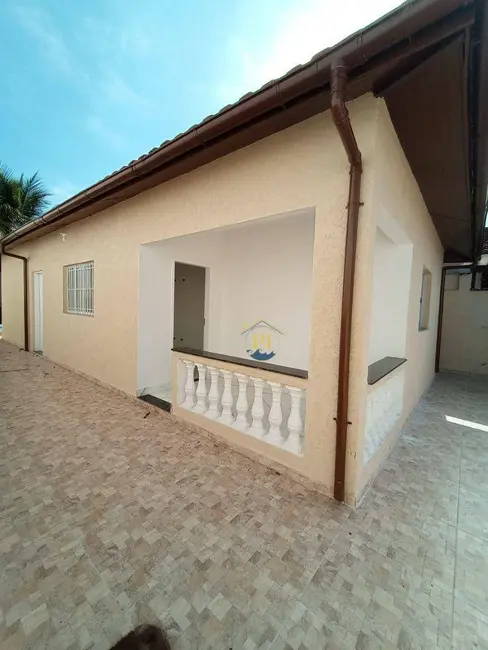 Foto 2 de Casa com 3 quartos à venda, 71m2 em Maracanã, Praia Grande - SP