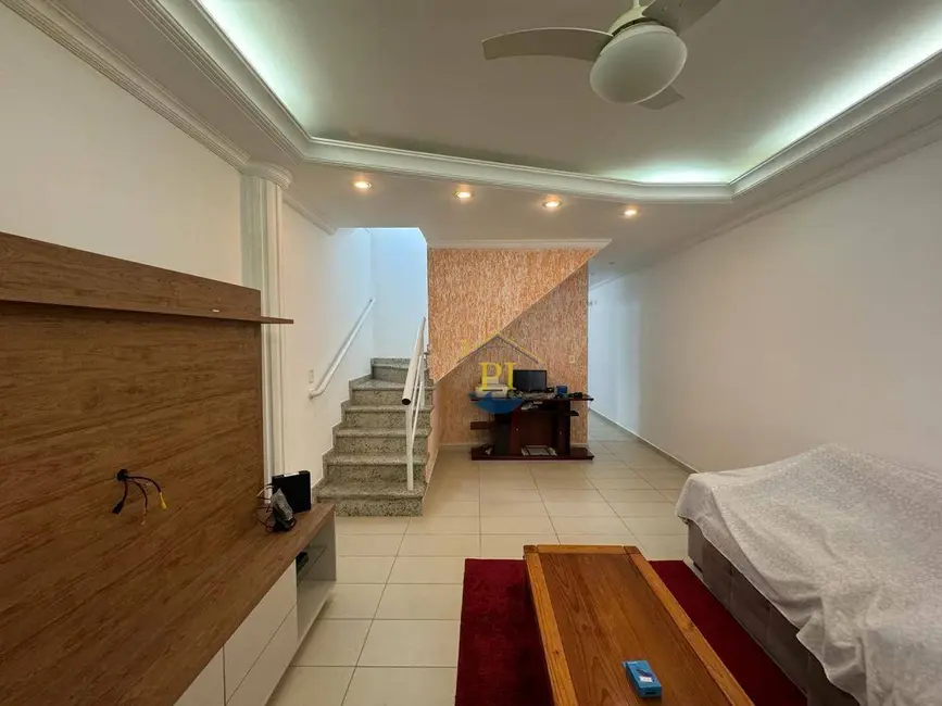 Casa com 3 quartos à venda, 117m2 em Praia Grande - SP - imagem 8 Foto 8 de Casa com 3 quartos à venda, 117m2 em Praia Grande - SP