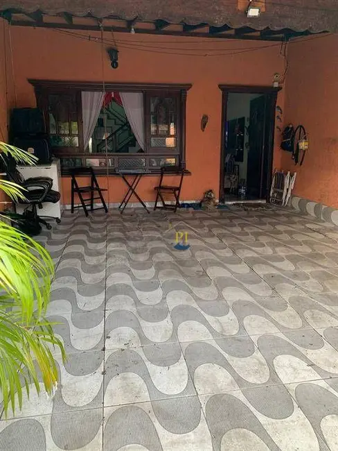 Foto 2 de Casa com 4 quartos à venda, 210m2 em Praia Grande - SP