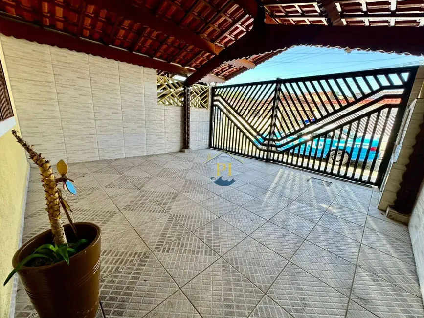 Foto 2 de Casa com 2 quartos à venda, 125m2 em Praia Grande - SP