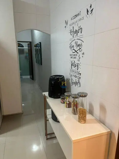 Casa com 2 quartos à venda, 80m2 em Canto do Forte, Praia Grande - SP - imagem 8 Foto 8 de Casa com 2 quartos à venda, 80m2 em Canto do Forte, Praia Grande - SP