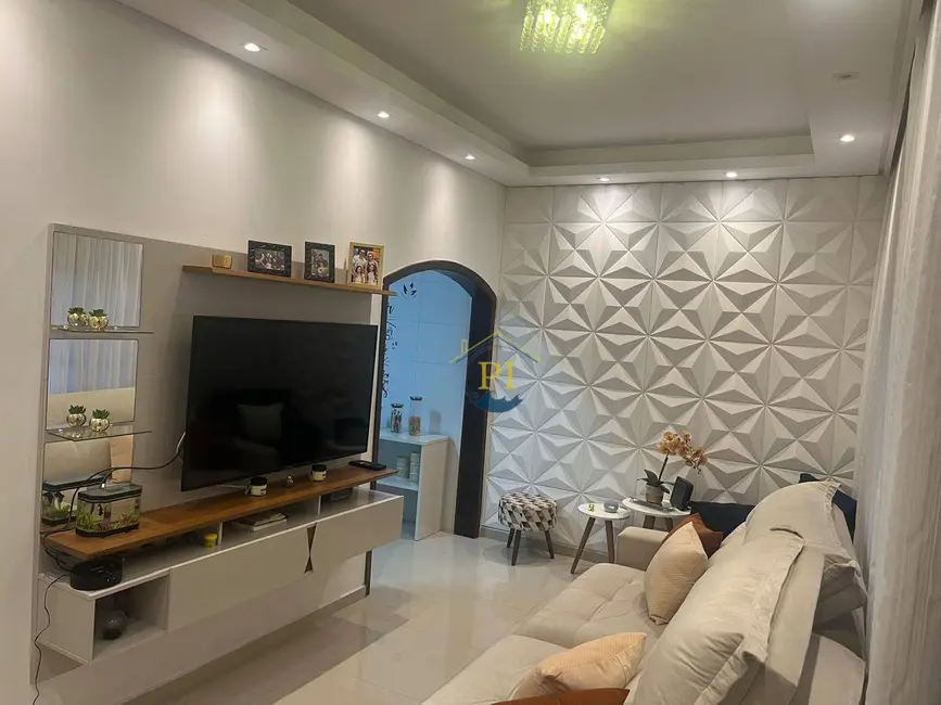 Casa com 2 quartos à venda, 80m2 em Canto do Forte, Praia Grande - SP - imagem 5 Foto 5 de Casa com 2 quartos à venda, 80m2 em Canto do Forte, Praia Grande - SP