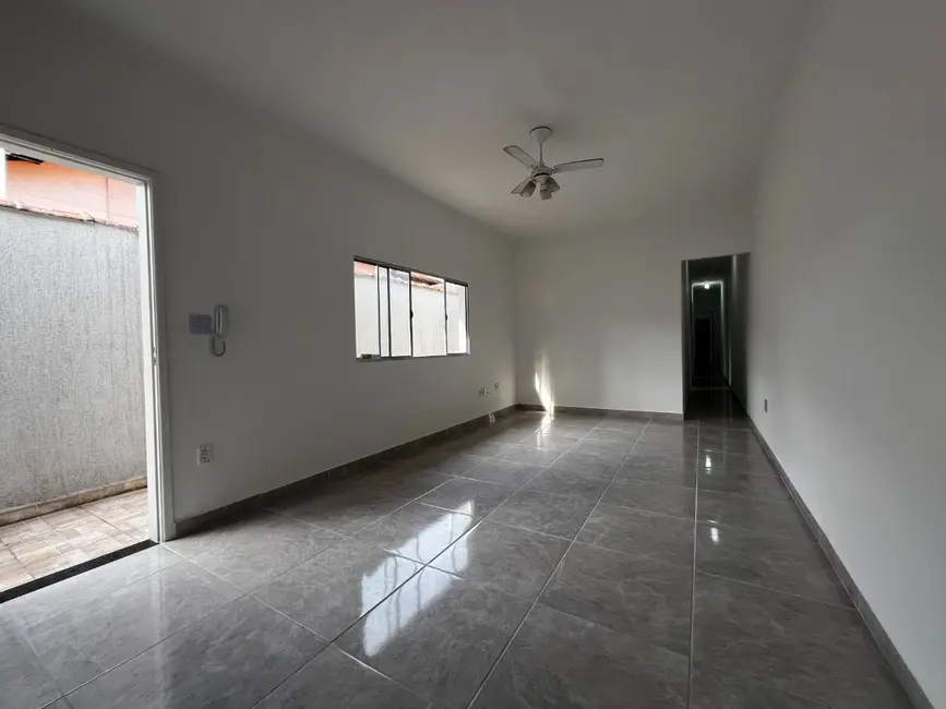 Casa com 3 quartos à venda, 212m2 em Praia Grande - SP - imagem 5 Foto 5 de Casa com 3 quartos à venda, 212m2 em Praia Grande - SP
