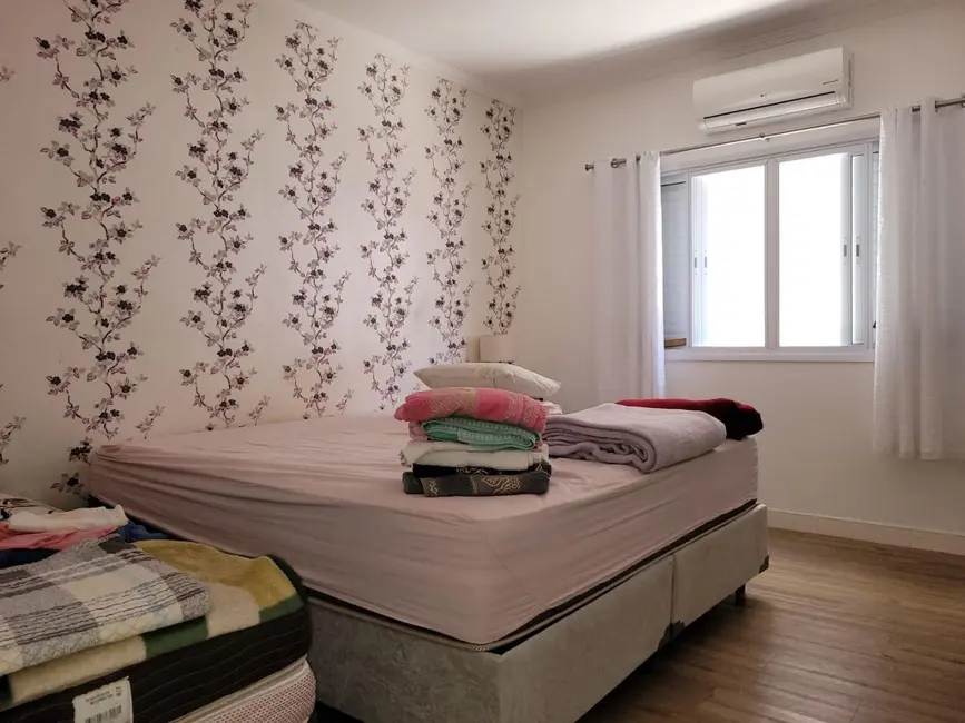 Foto 9 de Casa com 3 quartos à venda, 400m2 em Canto do Forte, Praia Grande - SP