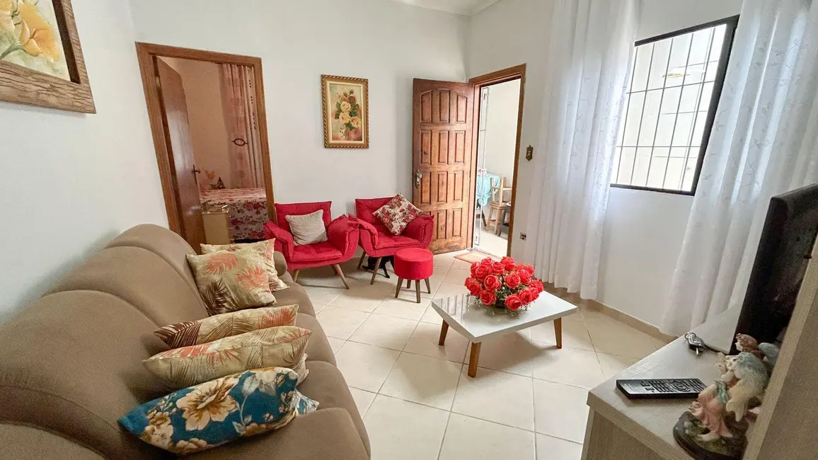 Foto 2 de Casa com 2 quartos à venda, 70m2 em Praia Grande - SP