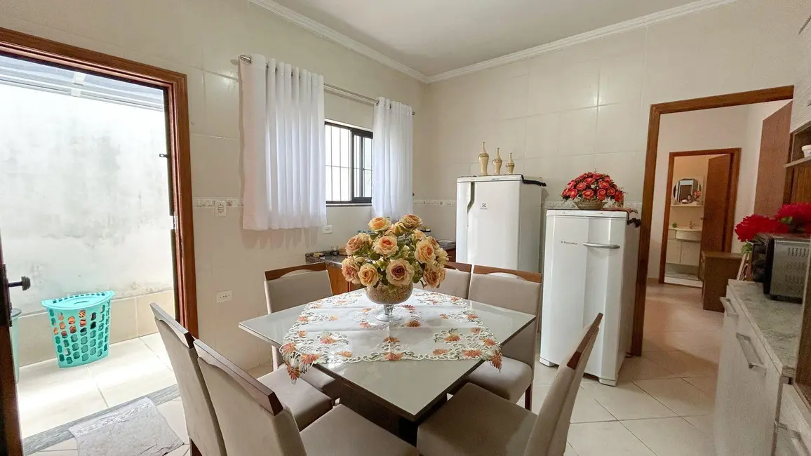 Foto 4 de Casa com 2 quartos à venda, 70m2 em Praia Grande - SP