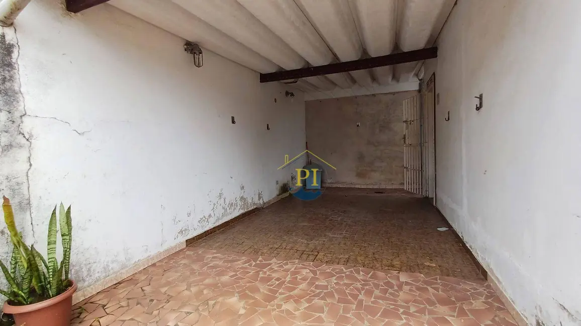Casa com 2 quartos à venda, 80m2 em Praia Grande - SP - imagem 3 Foto 3 de Casa com 2 quartos à venda, 80m2 em Praia Grande - SP