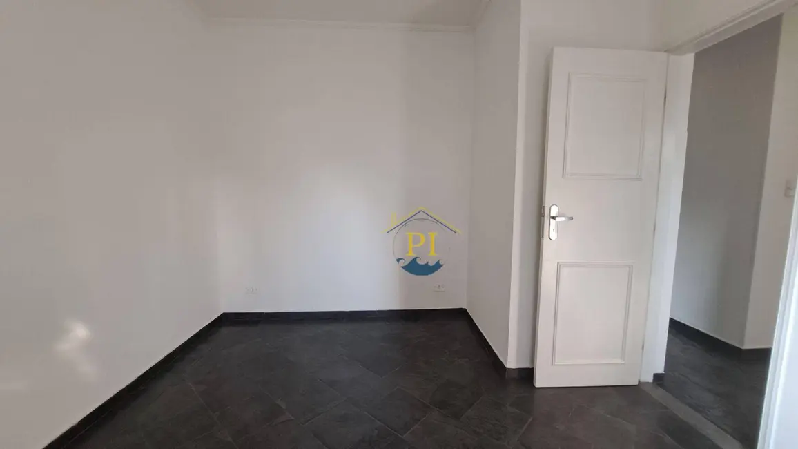 Sobrado com 3 quartos à venda, 140m2 em Aviação, Praia Grande - SP - imagem 3 Foto 3 de Sobrado com 3 quartos à venda, 140m2 em Aviação, Praia Grande - SP