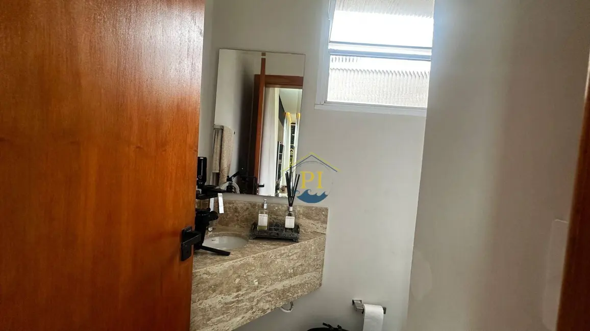 Casa com 4 quartos à venda, 300m2 em Canto do Forte, Praia Grande - SP - imagem 7 Foto 7 de Casa com 4 quartos à venda, 300m2 em Canto do Forte, Praia Grande - SP