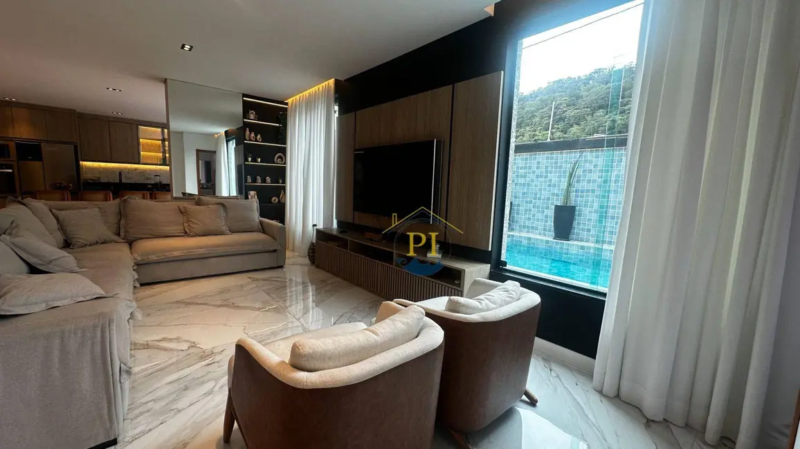 Casa com 4 quartos à venda, 300m2 em Canto do Forte, Praia Grande - SP - imagem 8 Foto 8 de Casa com 4 quartos à venda, 300m2 em Canto do Forte, Praia Grande - SP