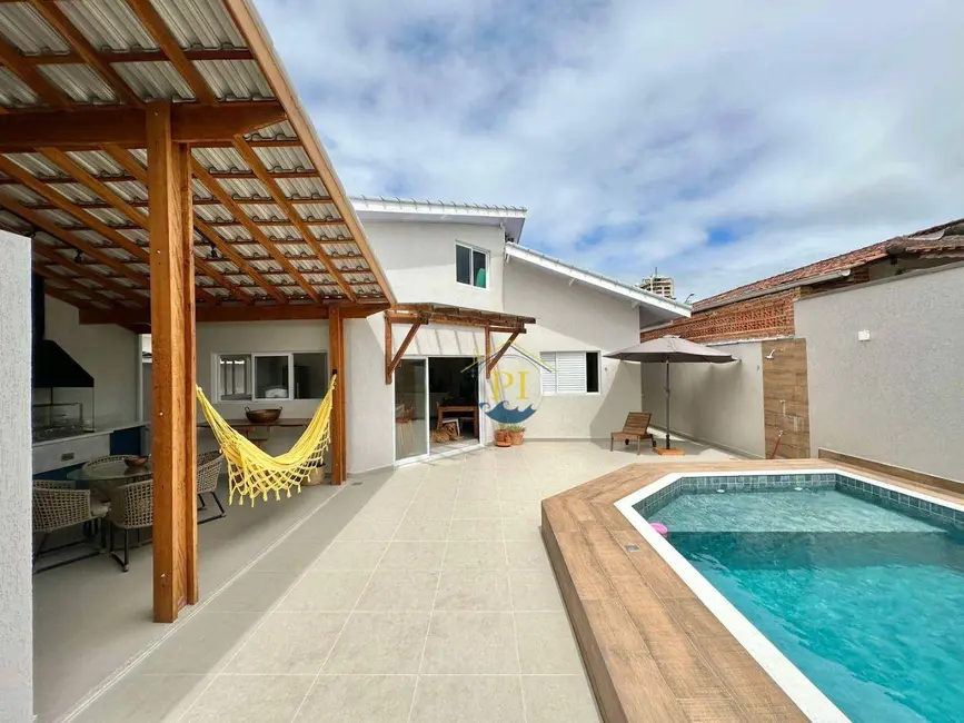 Casa com 3 quartos à venda, 336m2 em Canto do Forte, Praia Grande - SP - imagem 5 Foto 5 de Casa com 3 quartos à venda, 336m2 em Canto do Forte, Praia Grande - SP