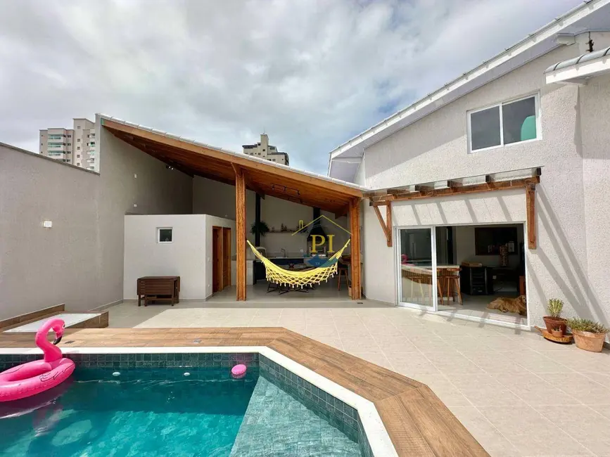 Casa com 3 quartos à venda, 336m2 em Canto do Forte, Praia Grande - SP - imagem 6 Foto 6 de Casa com 3 quartos à venda, 336m2 em Canto do Forte, Praia Grande - SP