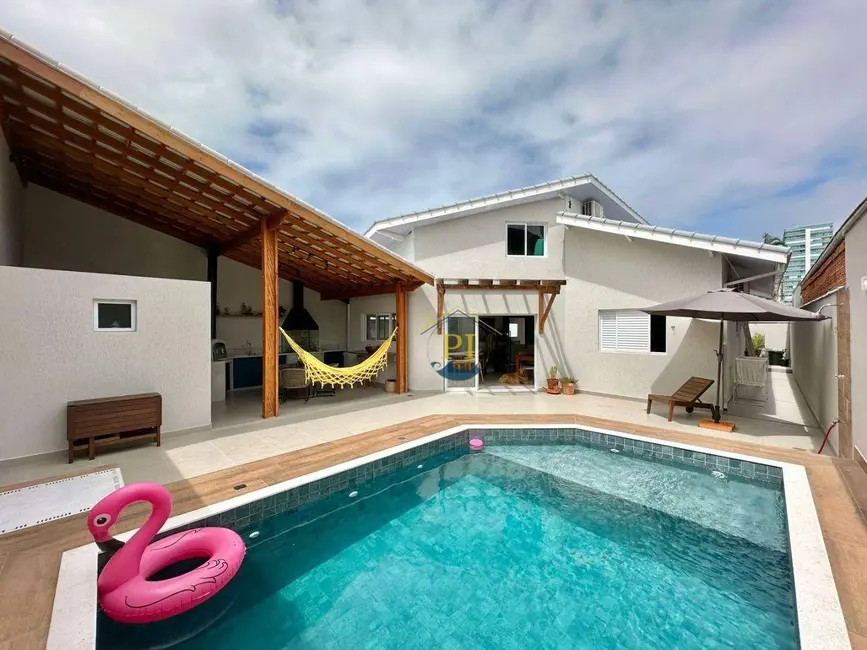 Casa com 3 quartos à venda, 336m2 em Canto do Forte, Praia Grande - SP - imagem 1 Foto 1 de Casa com 3 quartos à venda, 336m2 em Canto do Forte, Praia Grande - SP