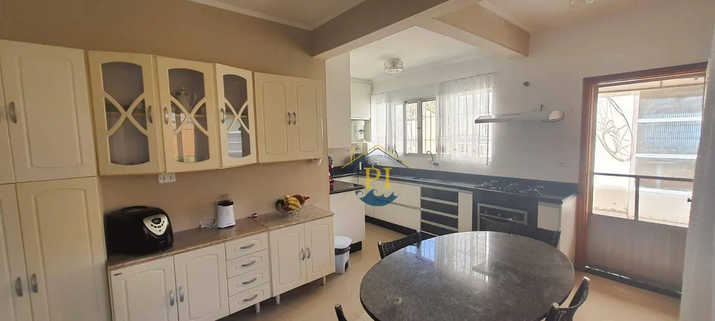 Foto 9 de Sobrado com 4 quartos à venda, 200m2 em Mirim, Praia Grande - SP